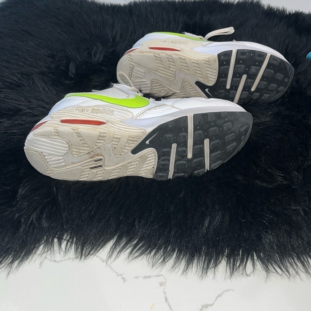 Nike Shoe with Neon Green Insole and Black Lining Women’s 8.5 - Picture 8 of 8